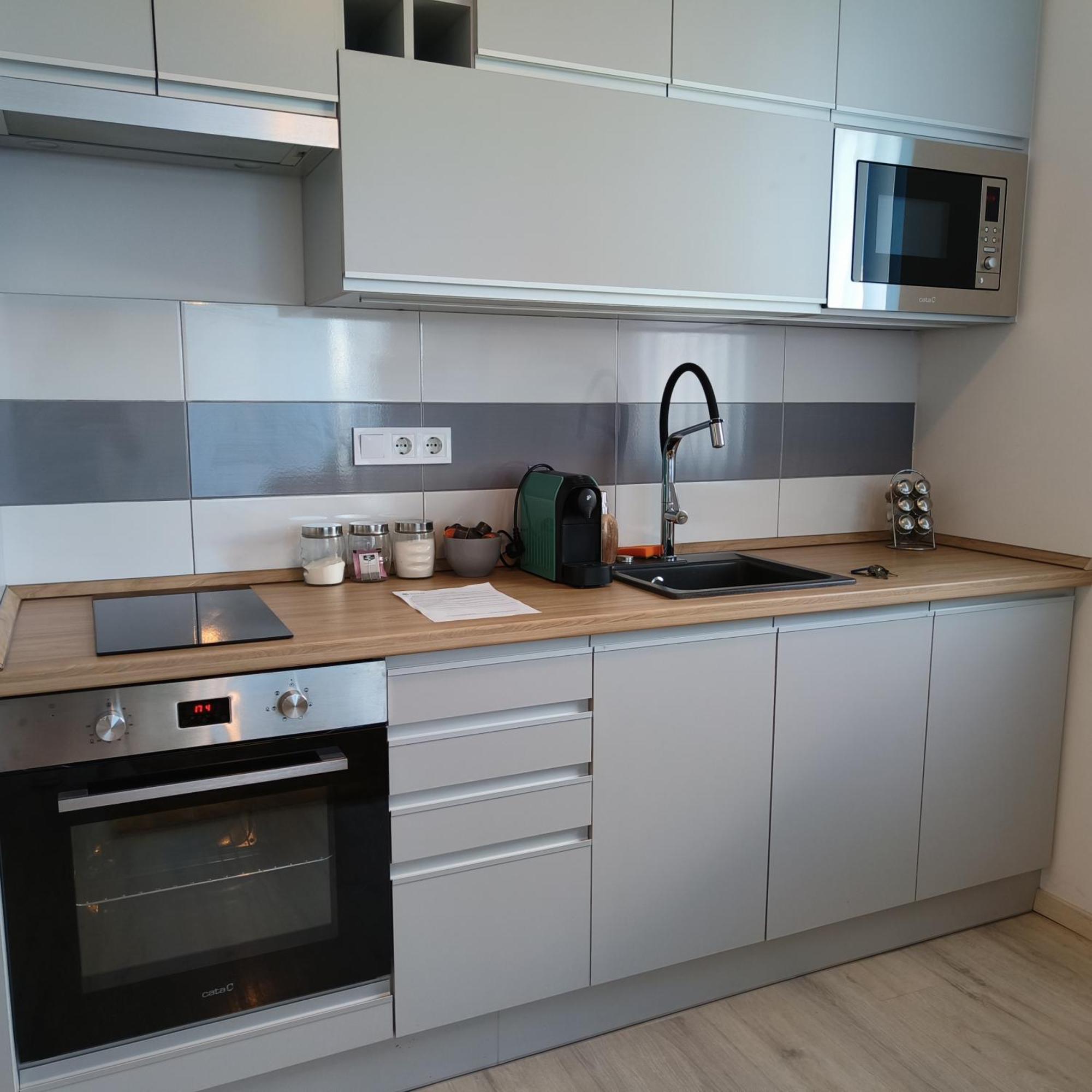 Pe-Ki Lux Apartman Székesfehérvár Exterior foto