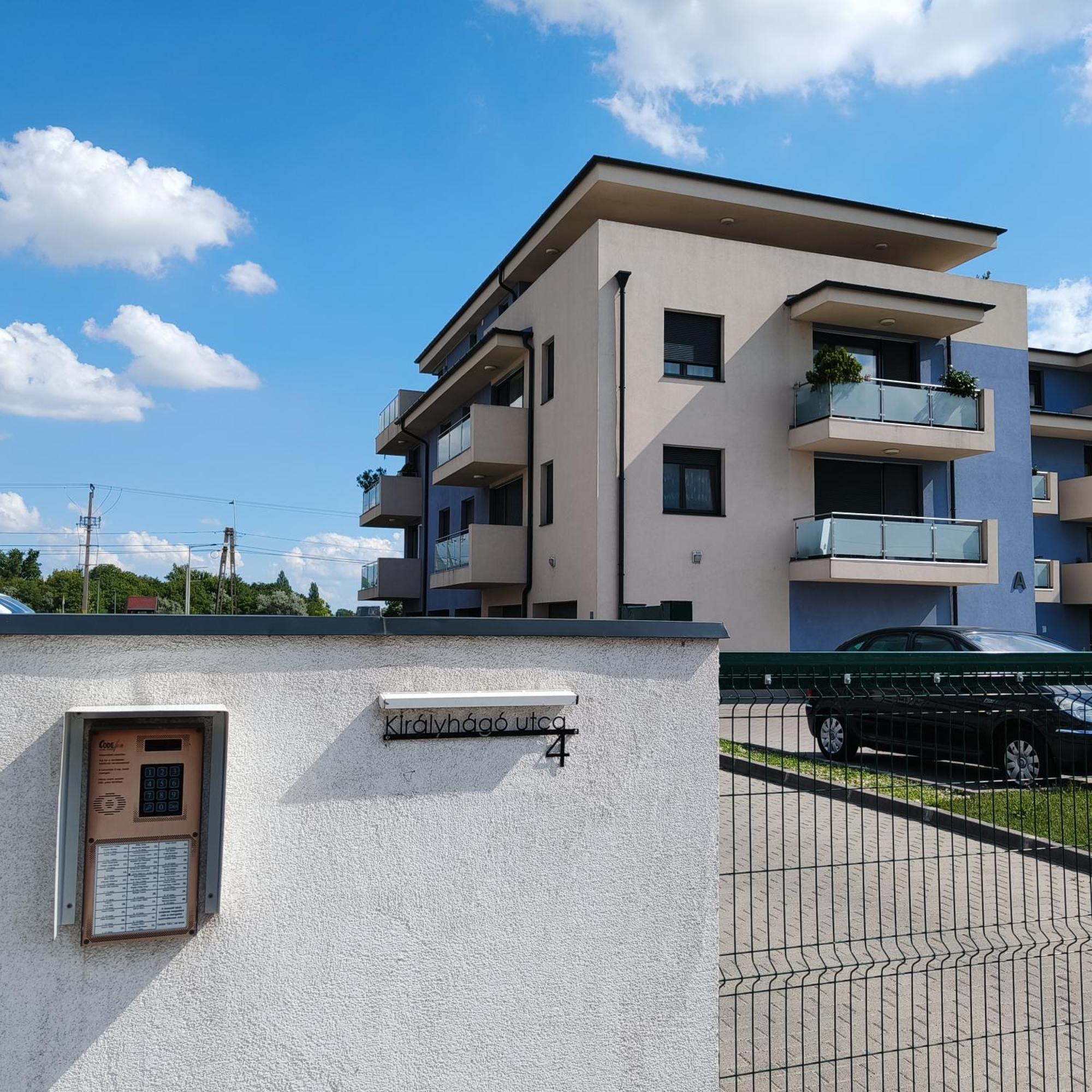 Pe-Ki Lux Apartman Székesfehérvár Exterior foto